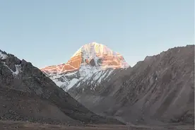 10月12日冈仁波齐转山第二天上午#冈仁波齐转山路上 #日照金山