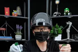 一根手指就能戳破酒瓶，究竟是什么原理？#测评 #科学实验 #高手在民间 