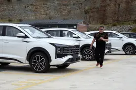 七座 中大型SUV， 福利再来一波 #七座suv车型推荐 #大众思皓x8plus7座 #特价新车 #十一哥讲车对男人的重要性视频封面