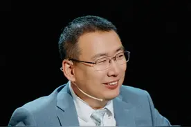 空姐为什么要高颜值？ 嘻哈的吐槽是对的#空姐 #航空 #工作 #颜值视频封面