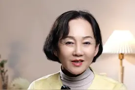 唱歌麦拉的越远，唱功就越好吗？ #拉麦#唱歌技巧#声乐教学#学唱歌#实力派歌手