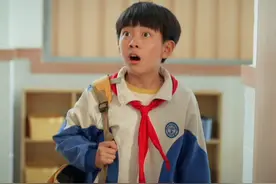 没想到咱童年伙伴米小圈，也体会了一把为什么叫儿子能拴住爸爸了#米小圈上学记2 #鹅厂新春种草计划 #米小圈3年级当奶爸