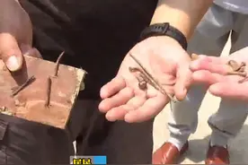 #湖北武汉小区门口成“钉子路”，一个月内多辆汽车被扎，这些钉子从何而来？#湖北dou知道 视频封面