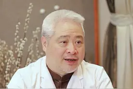 孩子手被门夹住怎么办？这个办法希望你会，但永远也用不上 #门夹手 #关爱儿童健康成长 #新手爸妈 #带娃 #急救