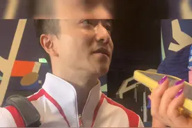 8月4日举行的男子吊环比赛中，东京奥运会冠军刘洋成功卫冕，终于打破中国体操在本届赛会的“金牌荒”，邹敬园摘得银牌。#2024巴黎奥运会  #刘洋   #中国体操队首金视频封面