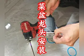 洗菜盆龙头安装 洗菜盆龙头种类这么多，最实用的还是抽拉龙头了