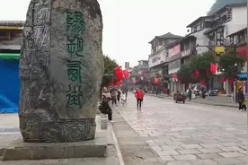 桂林高铁北站怎么去阳朔西街最快，95%的家庭选择最后一种。视频封面