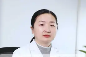 孩子耳朵肿成“包子脸” 小心流行性腮腺炎！#抖出健康知识宝藏  #耳朵肿 #流行性腮腺炎 