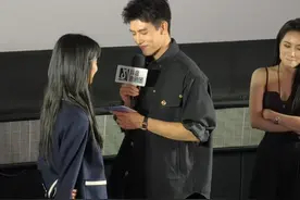 谁能抵得住陈飞宇的英文啊！！#吃饭跑步和恋爱 #陈飞宇 #英文 #吃饭跑步和恋爱抖音追剧团