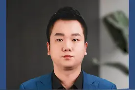 小男孩徒步60公里，拉奶奶去医院看病，院长的做法令人吃惊！ #人间百态 #暖心正能量 #情感共鸣视频封面