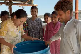 在巴基斯坦普通人一个月的工资能买多少羊肉？带巴铁做中式烤全羊，这次会不会翻车#巴基斯坦友谊村 #中巴友谊 #记录真实生活 #千万生活dou来拍 #美食教程视频封面