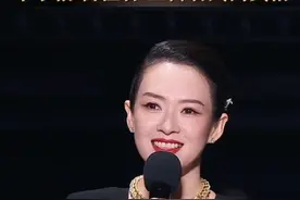 2025微博电影之夜 陈可辛携《酱园弄·悬案》主创亮相！#章子怡  介绍詹周氏改变命运的决心，#雷佳音  #王传君  邀观众一起揭开真相！视频封面