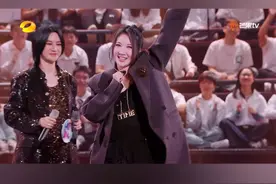 #乃万再跳yesok  一整个梦回！#乃万  时隔四年再跳《Yes！Ok！》是谁的记忆又重现了，比起四年前，如今的乃万再跳《Yes！Ok！》还又多了一丝羞涩的味道~ #时光音乐会视频封面