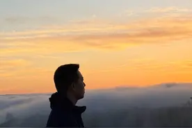 又是一年414！ 创新和颠覆一定会遇到挫折和磨难，甚至是惨败。但只要是对的和你痴迷的事情，哪怕只有1%的机会，也要会全力以赴，不留遗憾。 希望与你一起见证，近期见。#414 #乐视视频封面