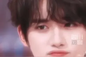 #官方回应丁程鑫张真源人才引进 8月4日，北京市密云区人力资源和社会保障局发布公示名单，时代少年团丁程鑫、张真源位列2025年拟引进非北京生源毕业生名单。北京市密云区人力资源和社会保障局工作人员回应：确有此事。