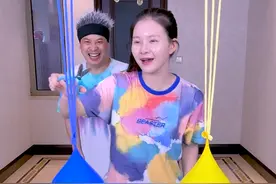 立瓶子挑战，太刺激了，留着以后玩！！！#搞笑 #聚会游戏挑战 视频封面