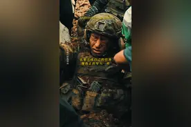 #特战荣耀 白龙@郭洺宇 拍爆破戏被泥土碎石掩埋，为了呈现更好的效果演员拼了！#特战荣耀互相救赎的战友情 视频封面