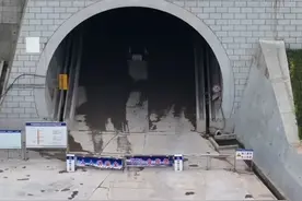 6月6日，#渝万高铁首座8公里以上隧道顺利贯通  。渝万高铁起自重庆东站，途经重庆南岸、巴南、涪陵、丰都、忠县至万州，接入万州北站，预计2027年建成通车，中心城区到忠县36分钟飙拢、到万州时间缩短至1小时内。#媒体精选计划 #渝万高铁视频封面