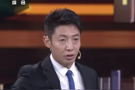 为啥坐飞机时手机要调至飞行模式，带有遥控功能的游戏机等也不能使用？#撒贝宁 这么一形容，你更容易明白了吧～#开讲啦视频封面