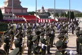 奏唱中华人民共和国国歌！烈士纪念日，听国歌在天安门广场响起，格外感动！视频封面