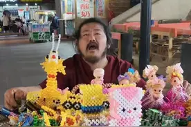 靠捡垃圾15年捐赠上百万的“跪行巨人”胡雷再次奔赴贵州榕江灾区，取出直播所有收入援助榕江！#洪水 #胡雷 #跪行巨人 #贵州