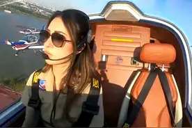 又美又飒！“苏超”扬州主场飞机编队领航飞手是位“00后”女孩。（记者：林凯、黄培锋）#苏超 #扬州 #秀我中国视频封面