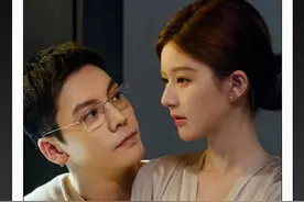 《许我耀眼》赵露思和陈伟霆的新剧也太上头了，两人暧昧极限拉扯