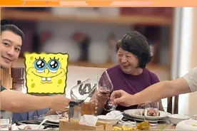 黄晓明晒中秋家宴，祖孙三代其乐融融，唯独缺少杨颖 #黄晓明 #杨颖baby #娱乐八卦 #明星视频封面