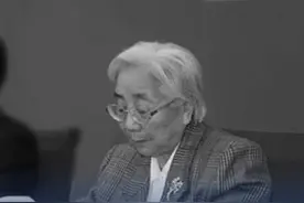 【鲁迅先生儿媳、周海婴先生夫人马新云女士逝世，享年94岁】 记者从相关方面获悉，鲁迅先生儿媳、周海婴先生的夫人、鲁迅文化基金会名誉理事长马新云女士，于2025年4月29日上午10时在北京逝世，享年94岁。#马新云女士逝世  （来源：澎湃新闻）视频封面