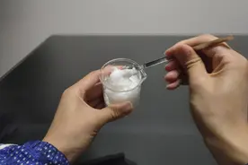 固体酒精是如何制作的#实验室 #化学