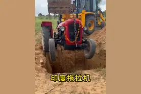 印度拖拉机，上能航母拉飞机，下能农田旋耕地！#拖拉机 #印度 #农机 #涨知识视频封面