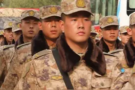 新兵下连第一课学什么，让我们一起来看看（侯沁 王志伟 宣世豪 谢程宇 练荣 商琦 李炎 马子安 杨思豪 田光伟 王金豪 赵文潇）#新兵下连视频封面