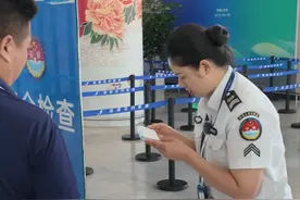 今天开始禁止旅客携带没有3C标识、3C标识不清晰、被召回型号或批次的充电宝乘坐境内航班。6月28日，菏泽机场设立充电宝预检点，提供暂存服务，限期内可自行取回。