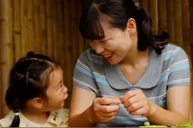 莲房暗结千重籽，愿君且收此蓬福！#新农人计划2025