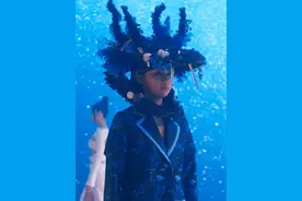 【伦敦时装周】APUJAN 2025年秋冬女装 #时尚 #潮流穿搭视频封面