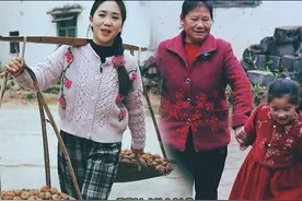 长在泥里的马蹄不仅可以当水果吃，做成马蹄糕更是清甜，婆婆和孩子们都说好好吃~#记录真实生活 #农村美食 #美食vlog