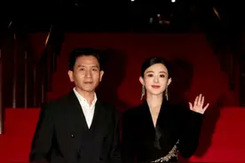 5月14日，疑似赵丽颖恋情曝光，导演赵德胤被拍到现身赵丽颖小区#赵丽颖视频封面