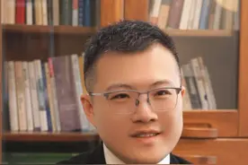 女子在婚姻介绍所找对象，却被骗C骗S，应该怎么维权？#欺诈 #交友 #婚恋视频封面