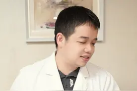 年轻女孩脸红，手多汗，原来是赤面恐惧症合并有重度手汗症！ #脸红 #赤面恐惧症 #手汗症女生 #手汗症 #广州手汗症微创手术视频封面