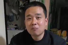 4月17日（采访），山东日照，男子#结婚 16年胖了60斤，妻子：生一个孩子胖一点，“现在一共是4个孩子”。#变胖以后 #吃好喝好身体好视频封面