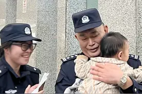 桐乡高铁站，妈妈想上厕所，怀里的婴儿没人照看，于是她跑到了民警面前。（供稿：桐乡公安）视频封面