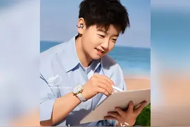 小小耳机是懂得怎么拿捏我的#oppo耳夹耳机  #孙颖莎同款oppo耳机