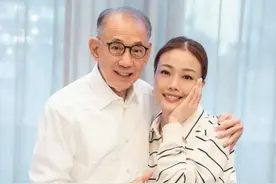 英皇166亿港元借贷逾期 容祖儿：对公司有信心 “老板杨受成私下说没太大问题”#英皇166亿港元借贷逾期视频封面