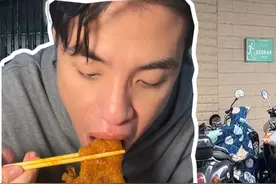 跟着高铁吃广西——柳州篇2，螺蛳粉吃过，螺蛳卷粉还是头一回吃，果然广西万物皆可螺蛳#本地宝藏美食   #柳州美食    #那些尝一口就忘不掉的特色美食  #它唯一的缺点是本地限定视频封面