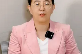 老人是维系家里面兄弟姐妹最重要的纽带，老人在，家就不会散，老人不在了，亲兄弟姐妹也都不过如此#李茜 #人性视频封面