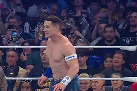2025王室决战大赛 塞纳：我还能被叫做帅哥？ #WWE #约翰塞纳 #CM朋克 #罗门伦斯 #2025王室决战大赛