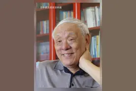 他主持研制中国第一部三坐标雷达等多部世界先进的雷达，引领中国预警机事业实现跨越式、系列化发展。他坚信“中国人一定能行”，终其一生为祖国国防事业打造“千里眼”。我国著名雷达专家、预警机事业的开拓者和奠基人、中国工程院院士王小谟，新中国成立75周年前夕，被追授“人民科学家”国家荣誉称号。#王小谟  #人民科学家  #秀我中国视频封面