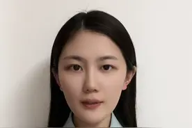 高铁、动车上全程禁烟，在卫生间也不可以！自觉遵守铁路安全规定，共同守护出行安全。#动车高铁#禁烟#烟雾报警视频封面