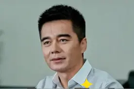 许亚军小儿子长相曝光，才明白啥叫完美继承妈妈好基因，难怪会突然收复一颗浪子心#许亚军 #张澍 #何晴 #明星资讯 #2025靠什么过年视频封面