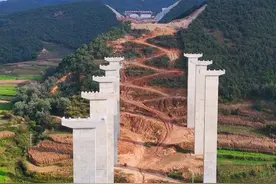 来看看建设中的陆寻高速公路，期待早日建成吗 #高速公路 #修路 #出行 #滇美印象